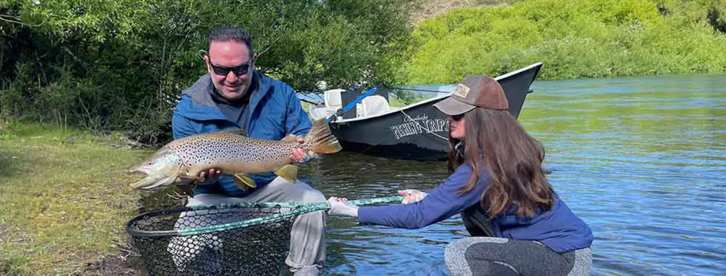 Fishing Guide, Outfitter in Bariloche, Patagonia, Argentina. Limay River Manso River. Brown Trout, Rainbow trout. Fishing Lodge.